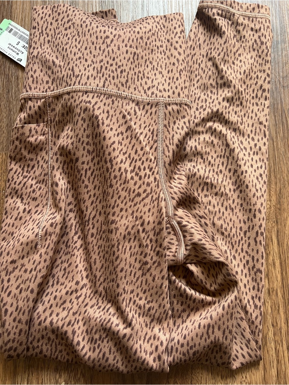Athleta Brown Cheetah-Print Leggings 7/8 leggings with pockets